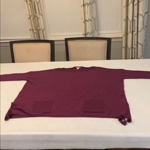 Women’s long sleeve sweater in good condition